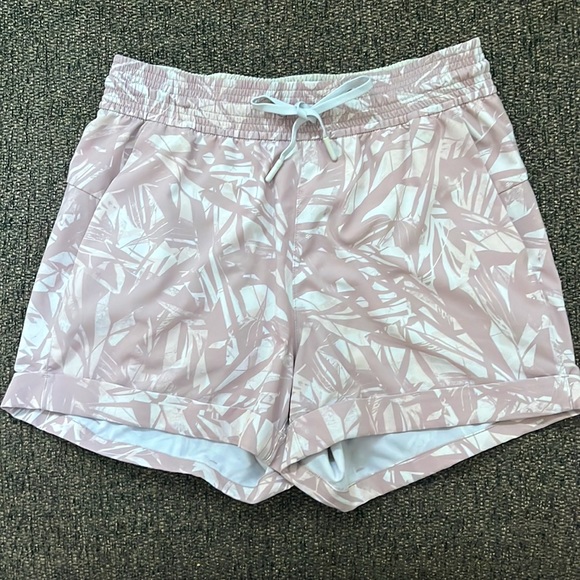 Lululemon Spring Break Away Short - Picture 3 of 5